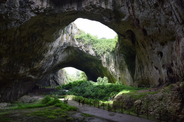 Как добраться в пещеру Деветашка в Болгарии