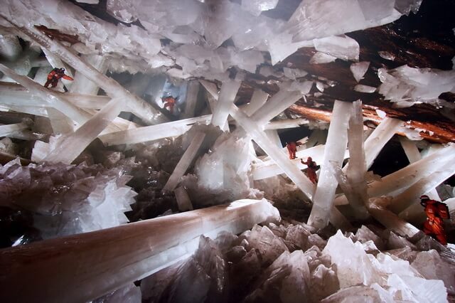 Пещера гигантских кристаллов Найка в Мексике