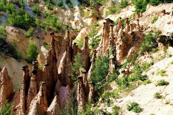 Скалы Джаволя Варош - чудо природы Сербии