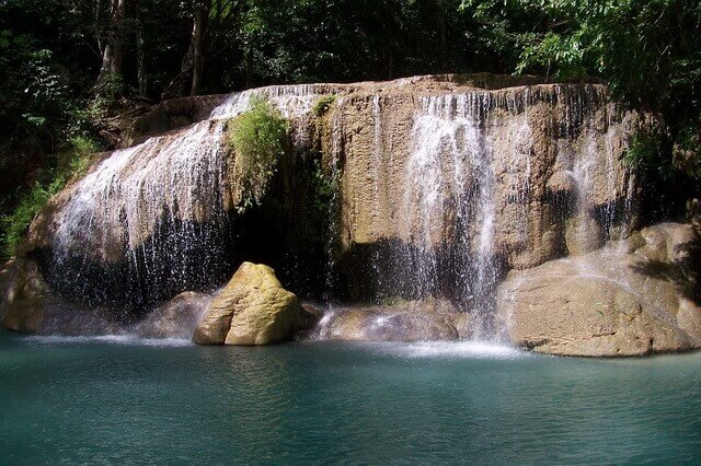Водопад Эраван в Таиланде 