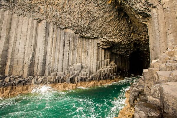 Экскурсии в Фингалову пещеру - когда лучше ехать
