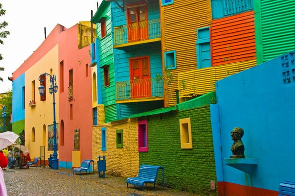Цветные дома в городах мира с фото и описанием - Ла-Бока в Буэнос-Айрес