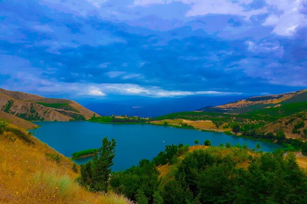 Красивые озёра Ирана с фото и описанием - Валашт или Дерьяйе-Велеш