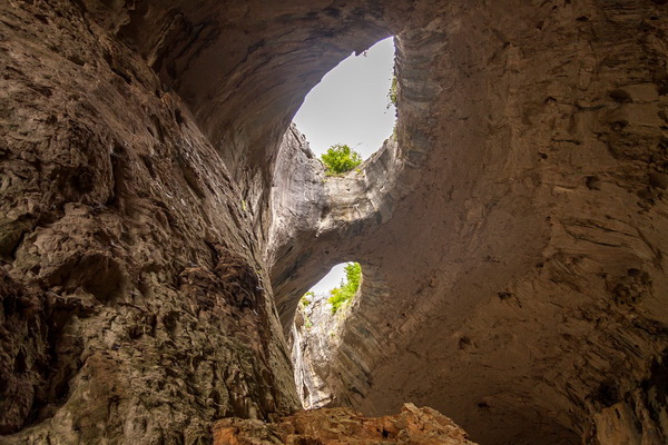 Пещера Проходна в Болгарии