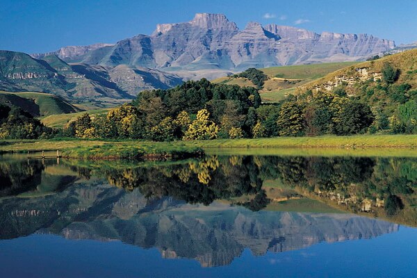 Самые высокие горы Южной Африки с фото и описанием - Шампейн-Касли или Шампанский замок