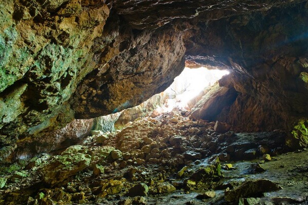 Пещера пещера Сюндюрлю-Коба в Крыму