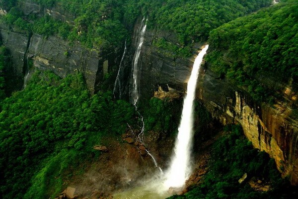 Удивительные водопады с фото и описанием - Нохкаликай в Индии